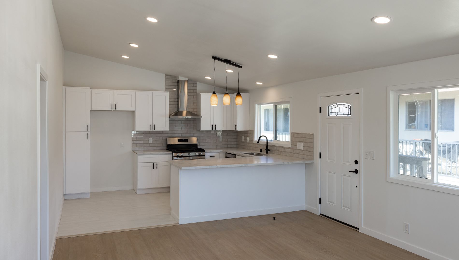 34101 El Encanto Ave – photo 2