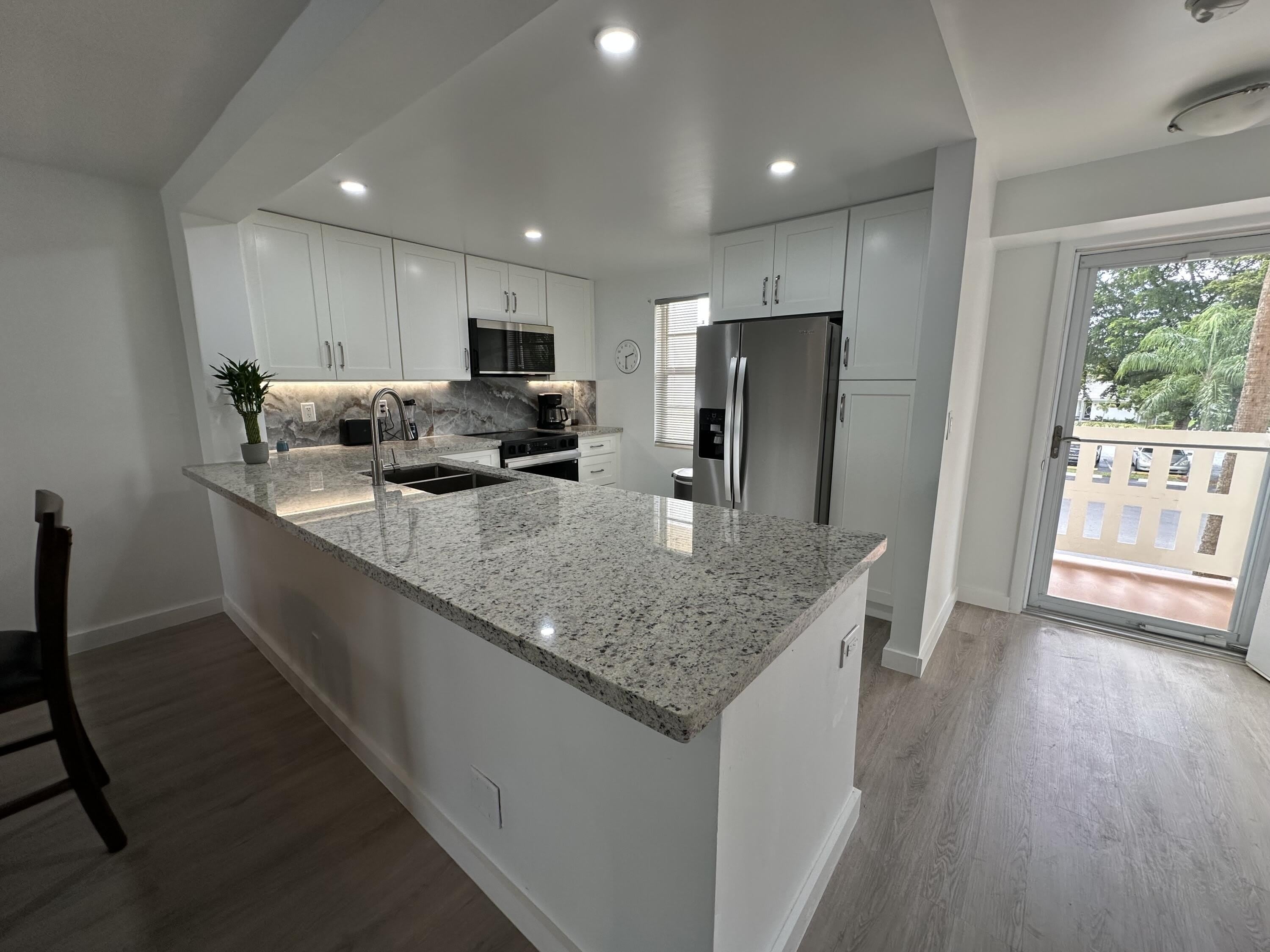 141 SE 3rd Avenue – photo 3