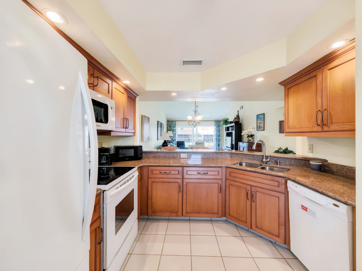 Peaceful pond 2BR/2BA condo in Naples, FL – photo 2