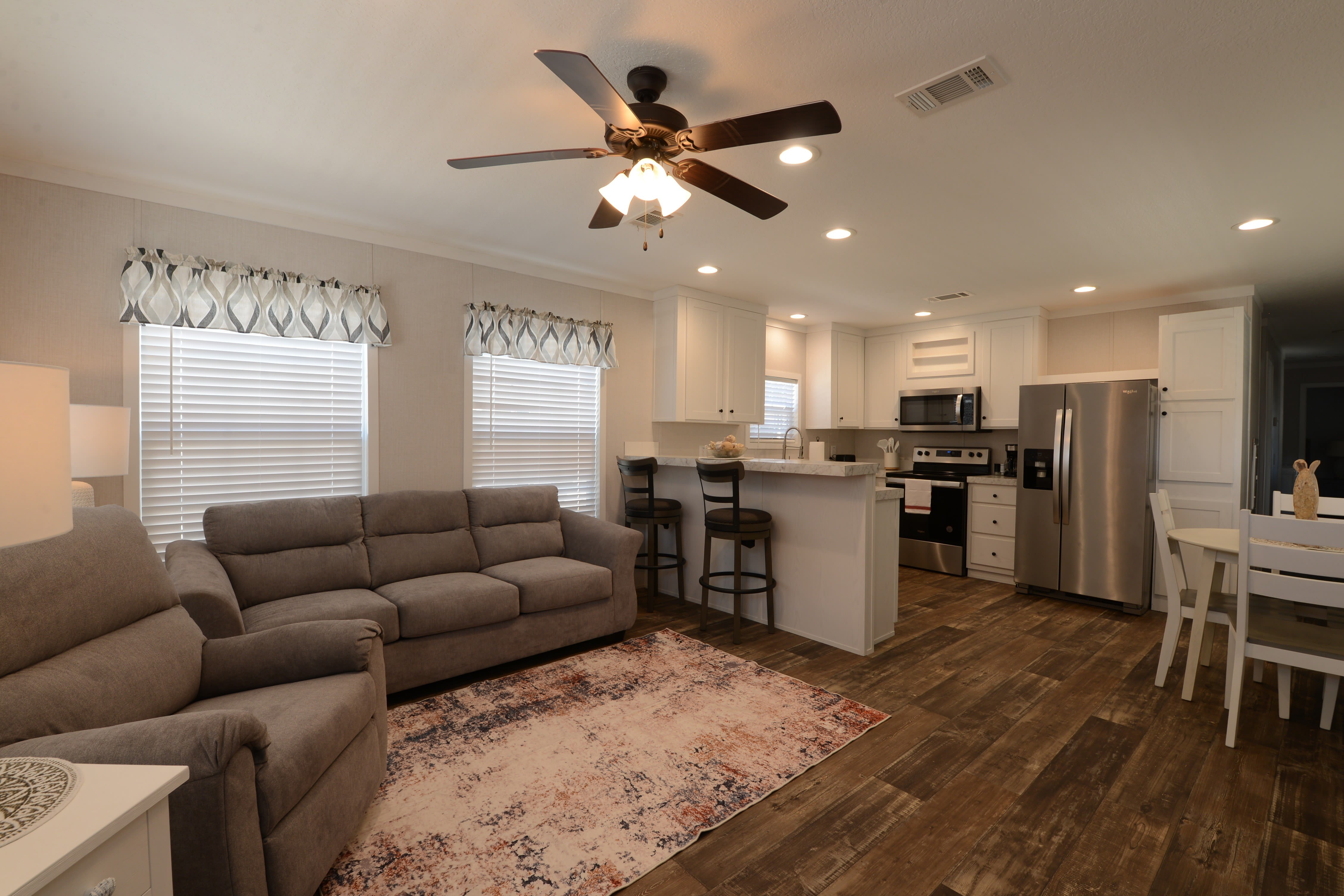 6604 A Lakewood Dr – photo 2
