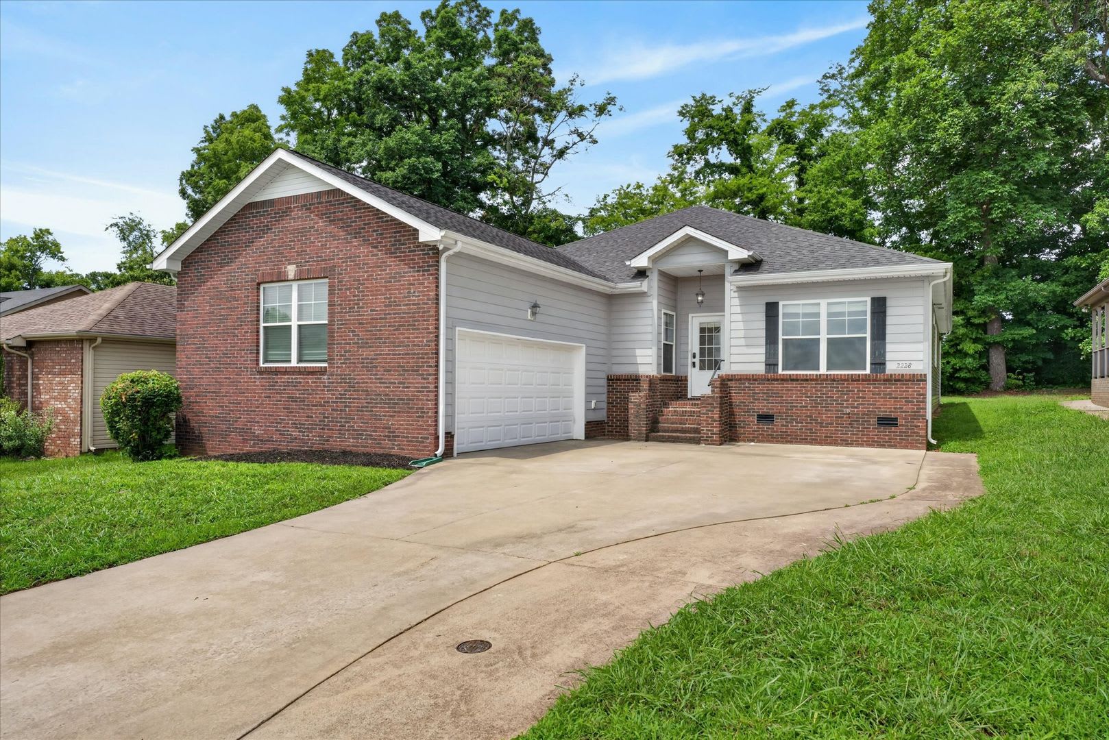 Pet Friendly Four Bedroom! – photo 1