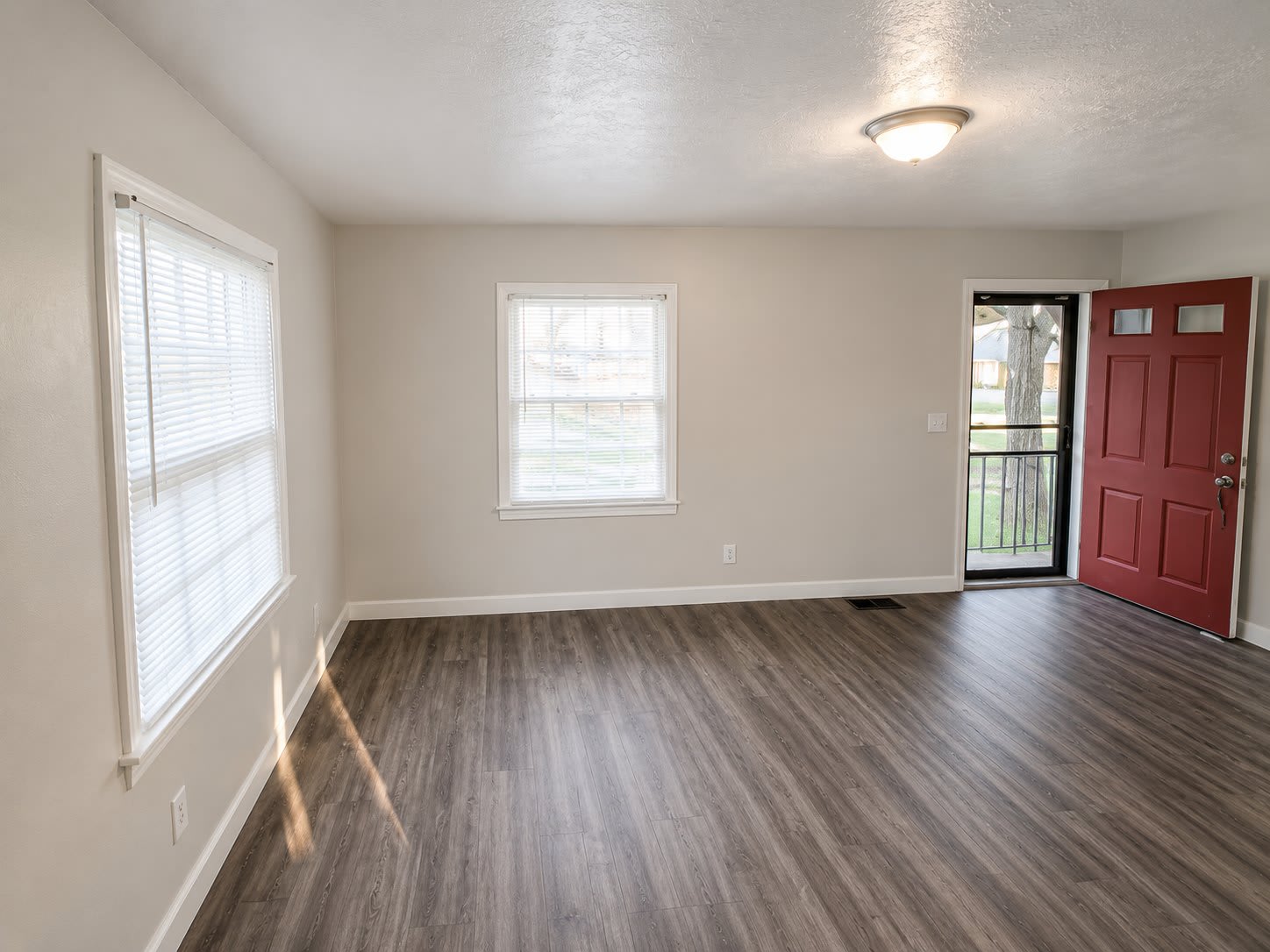 3251 Meadow Lane – photo 2