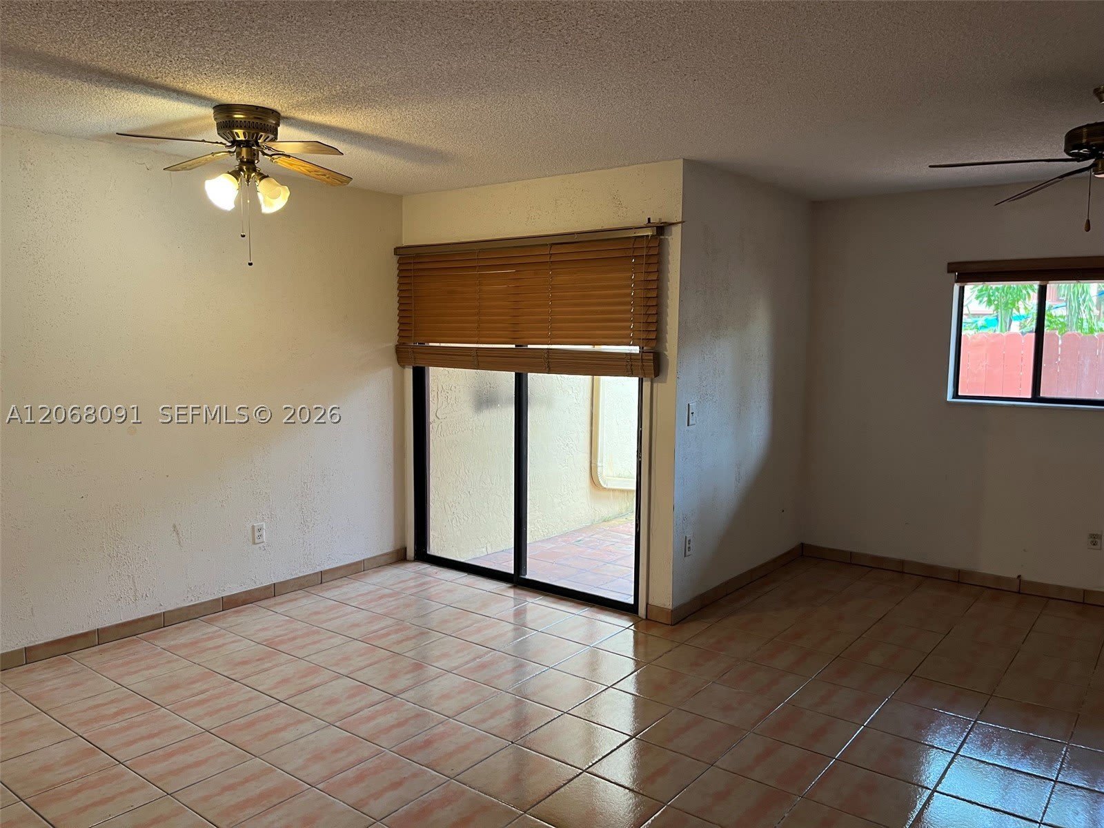 463 SE 14th St – photo 2