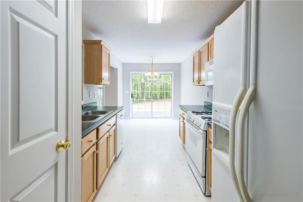227 Westwind Dr. – photo 4