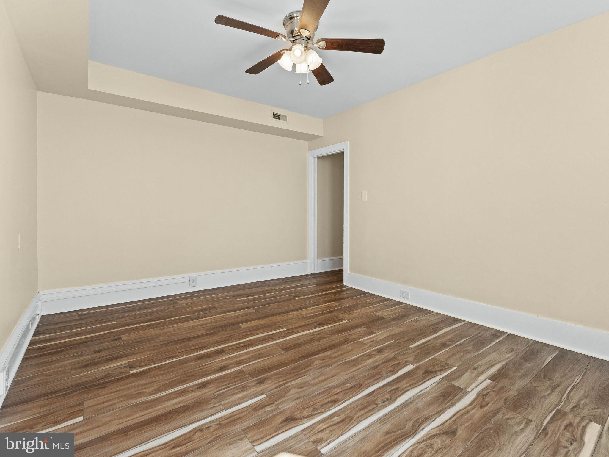 32 S BROADWAY – photo 4
