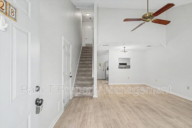 128 Fox Chase Road – photo 4