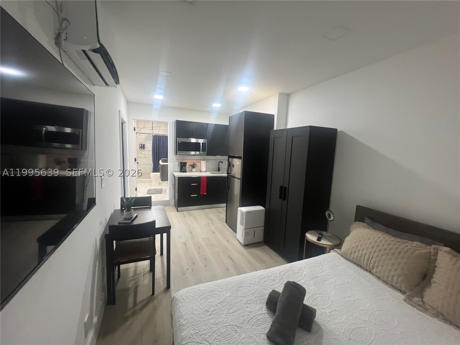 2723 SW 13th St – photo 2