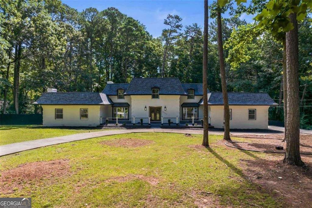2023 Stoneleigh Drive – photo 1