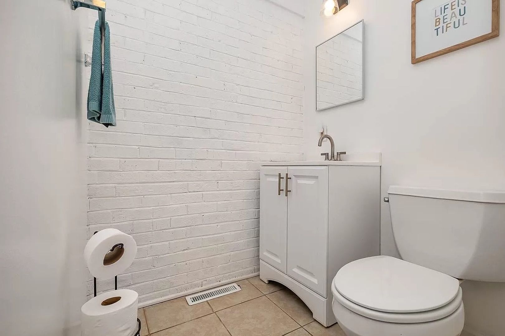 Room in 2 Bedroom Home at Archdale Dr – photo 3