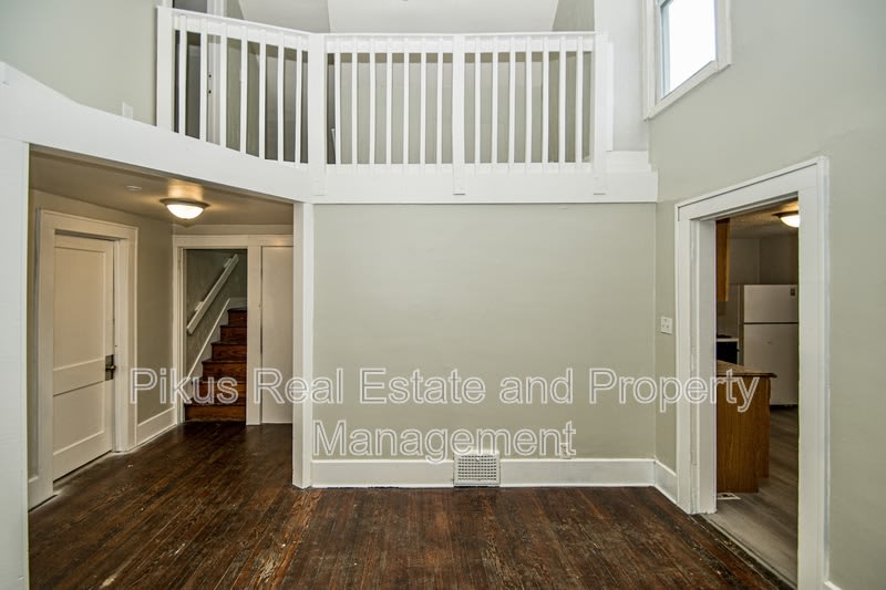 487 Crouse Street – photo 4