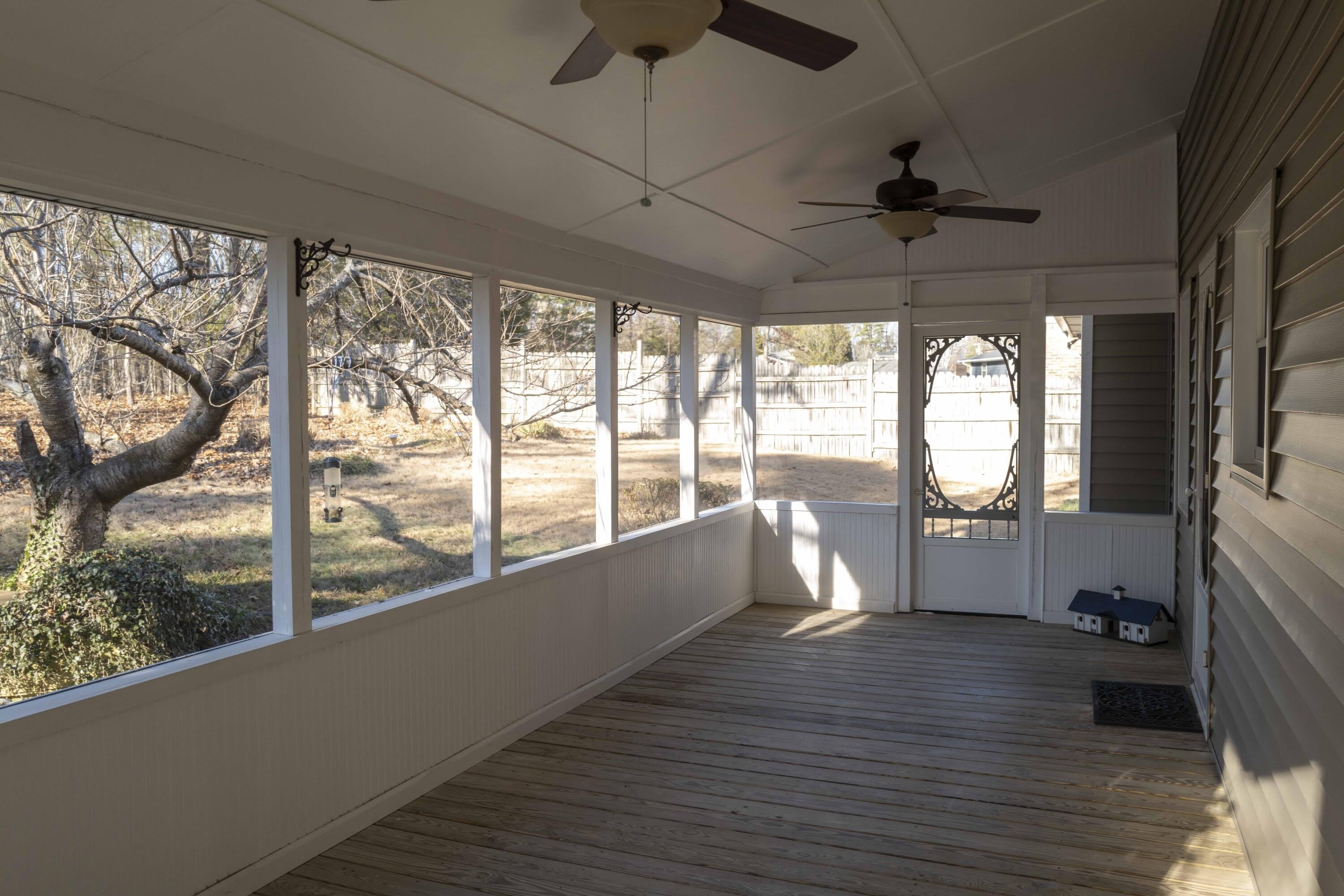 8693 Arbutus Drive – photo 4