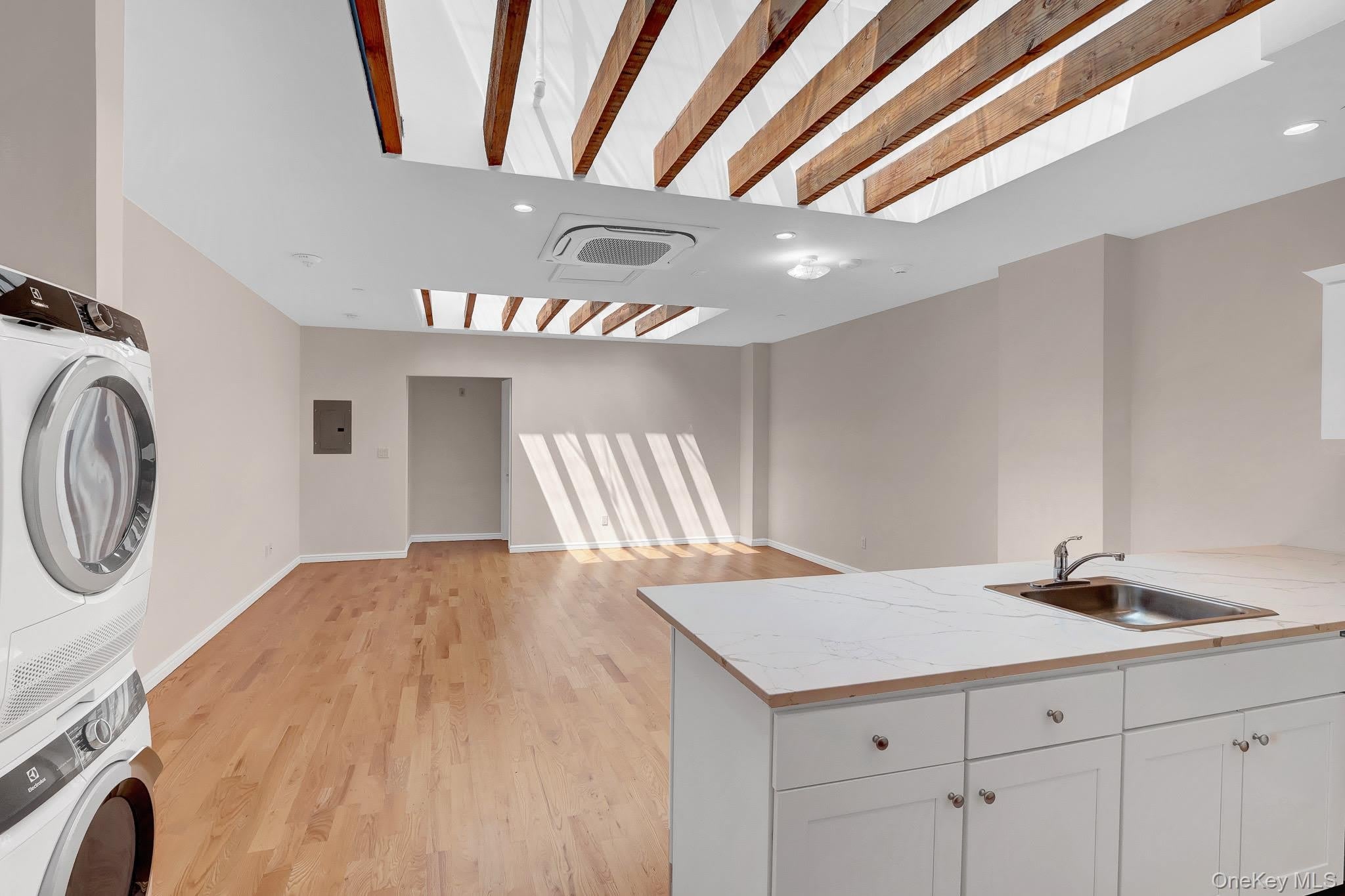 136 Rockaway Avenue – photo 2