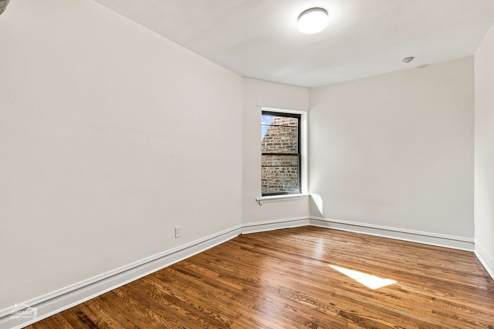 5402 S Woodlawn Avenue – photo 5