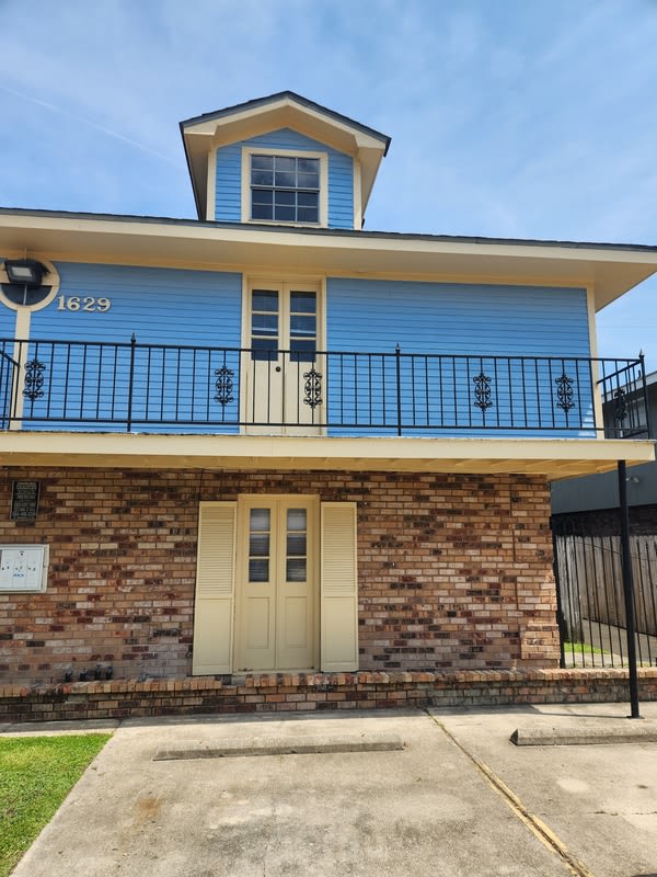 1629 Gary, Apartment B – photo 2