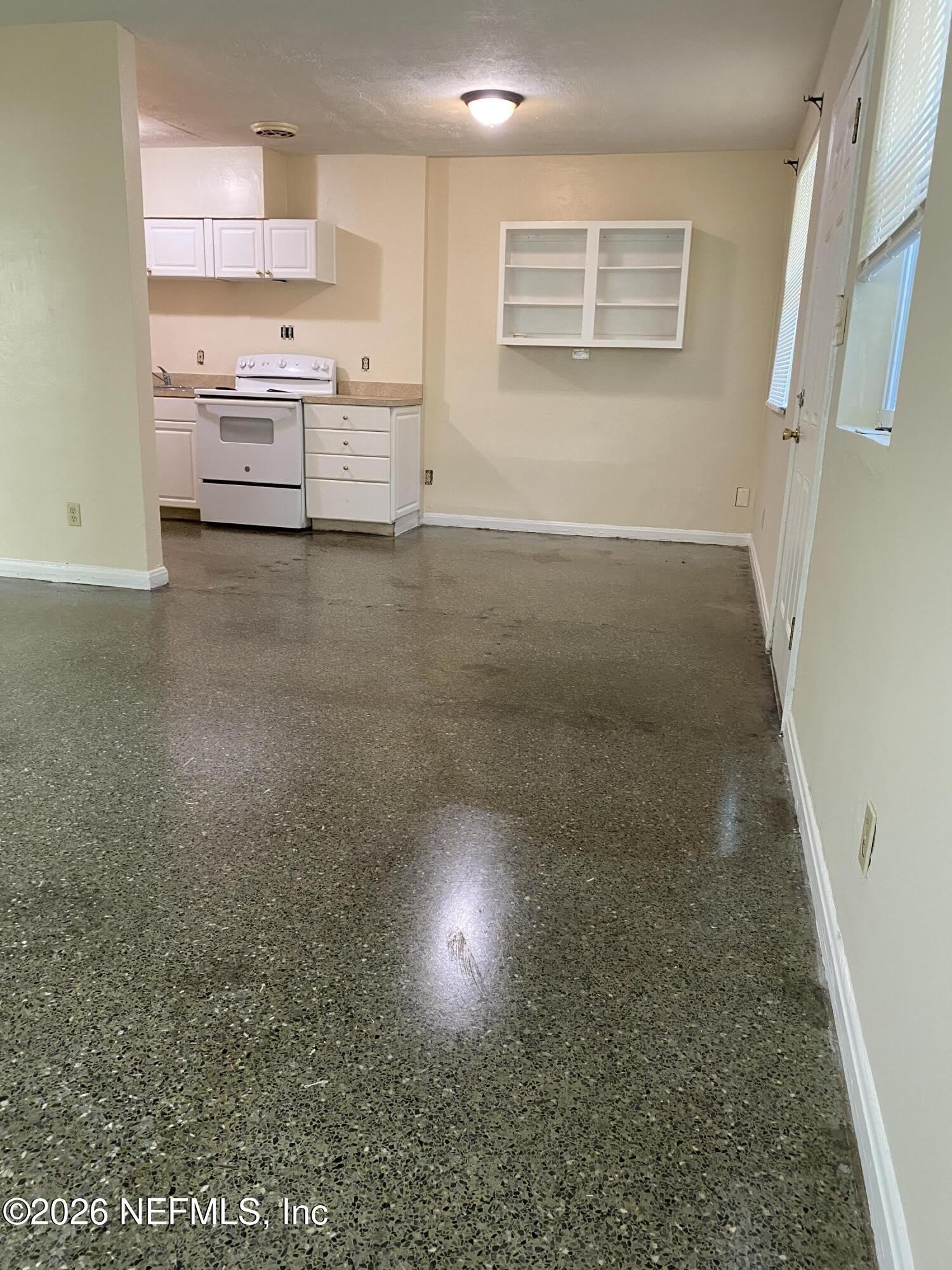 912 ARCO Drive – photo 3
