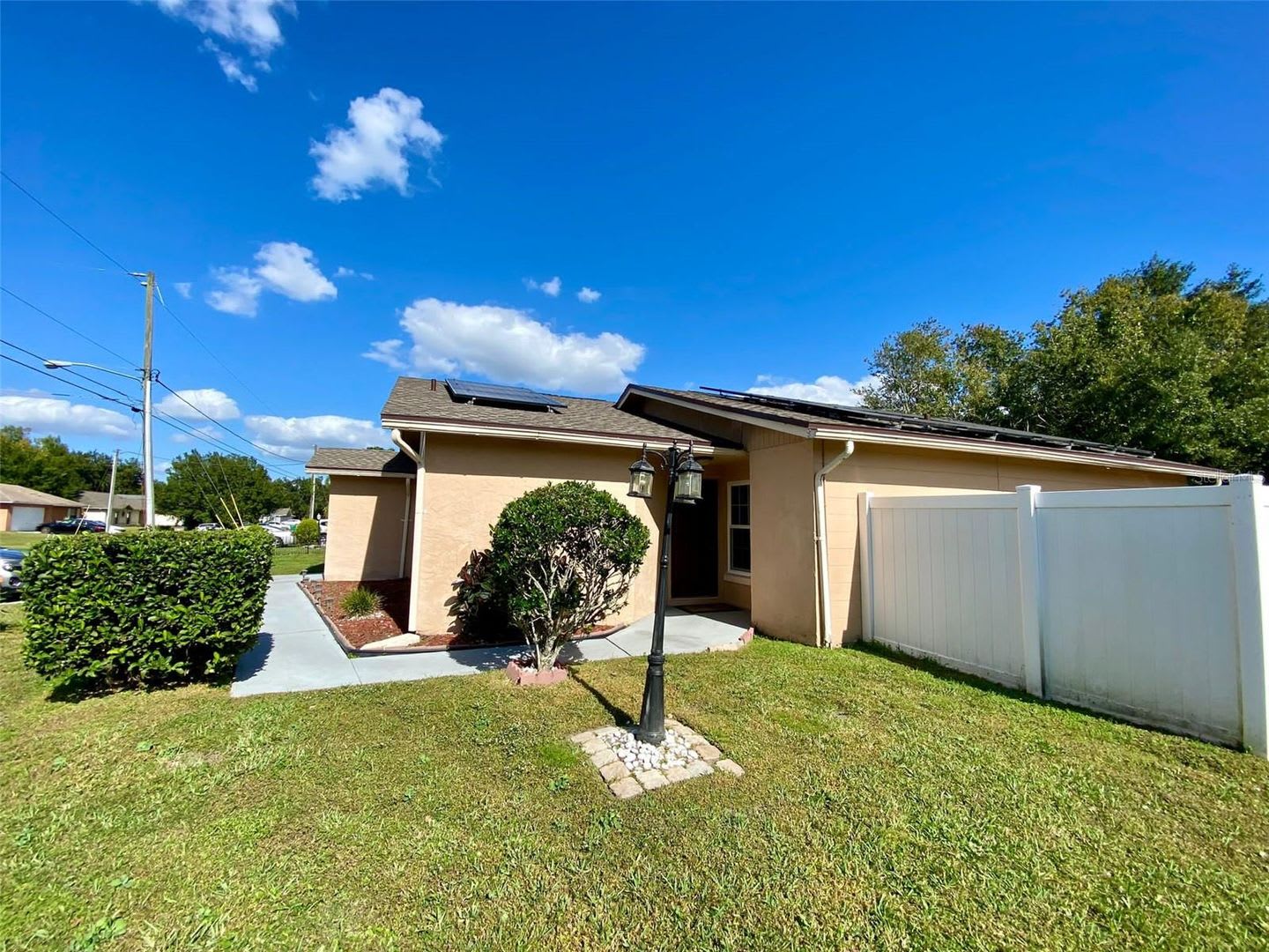 Charming 3-Bedroom Home with Modern Upgrades in Poinciana, FL – photo 5