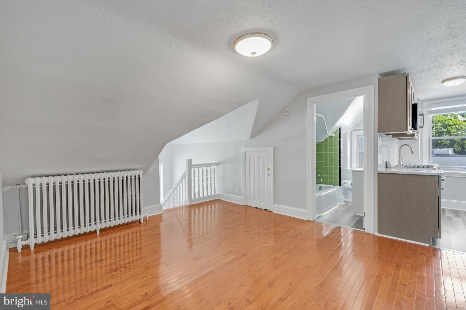158 Montgomery Avenue – photo 5