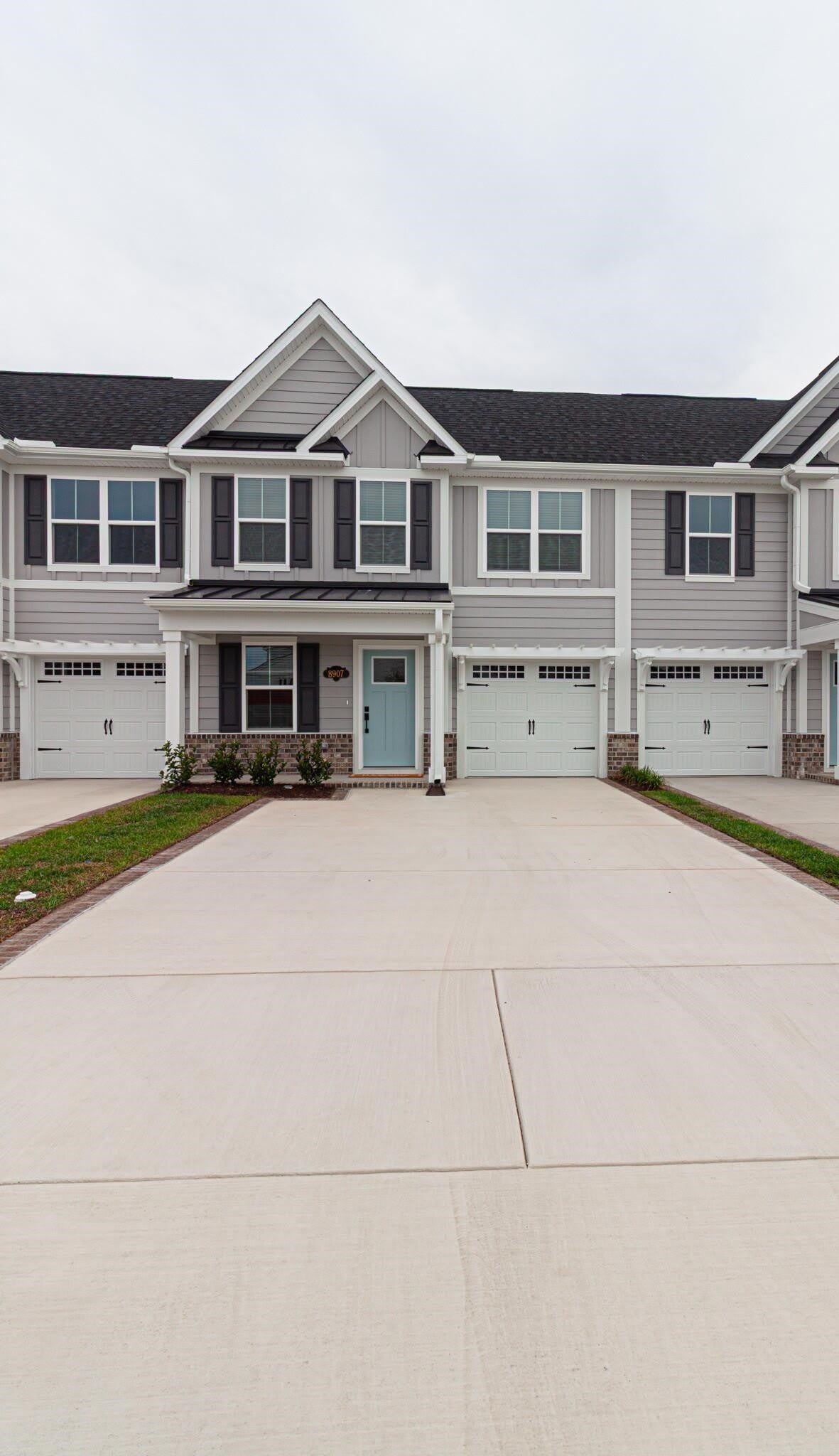 8907 Hudson Ln – photo 4