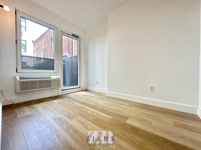 1042 President Street – photo 5