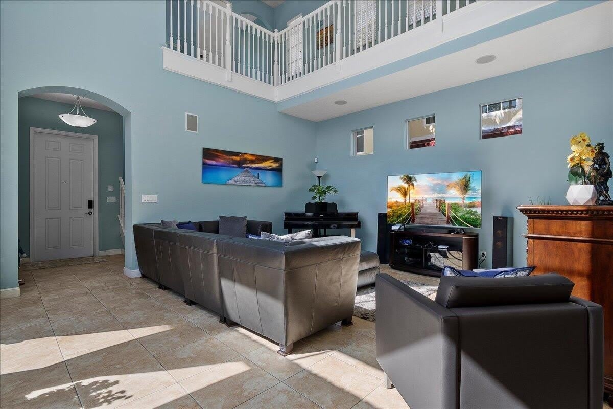 82 Stoney Drive – photo 3