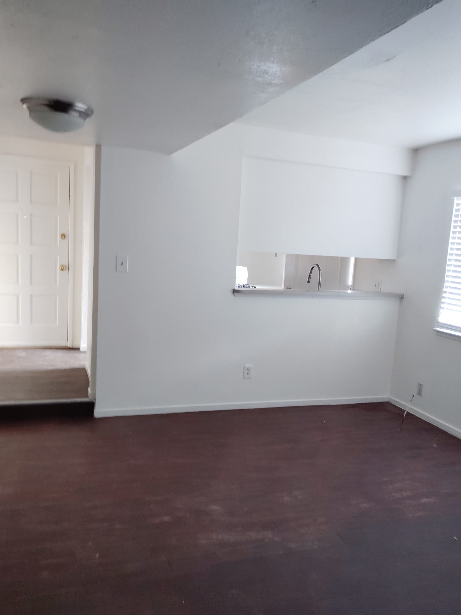 2208 Roselake Ave – photo 2