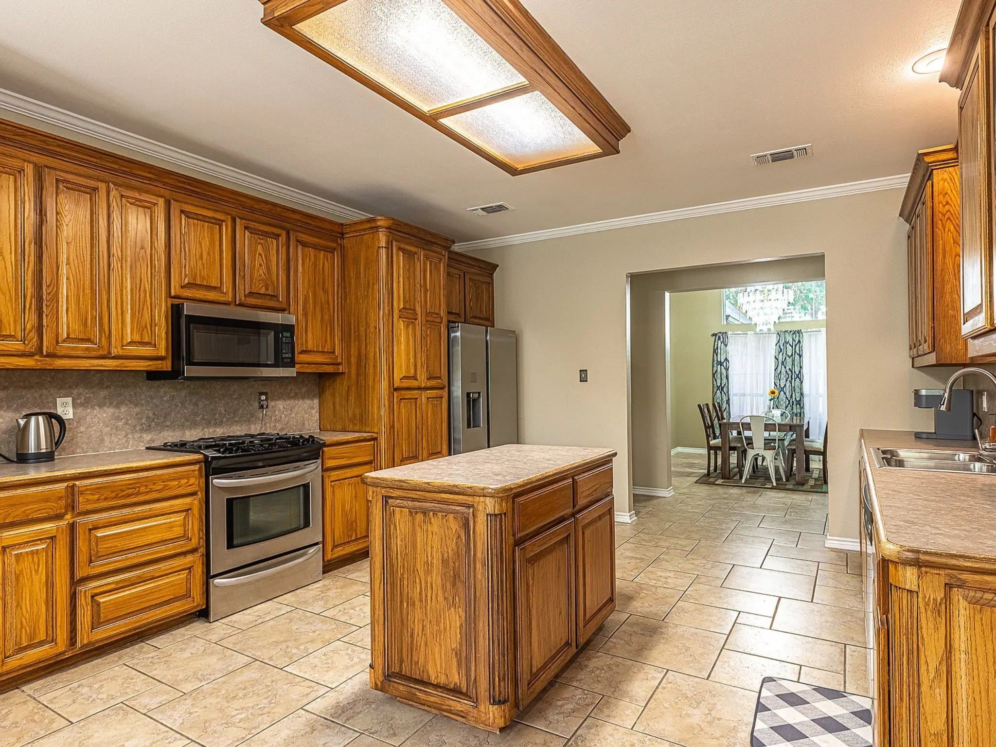 1606 S Hyde Park Avenue – photo 4