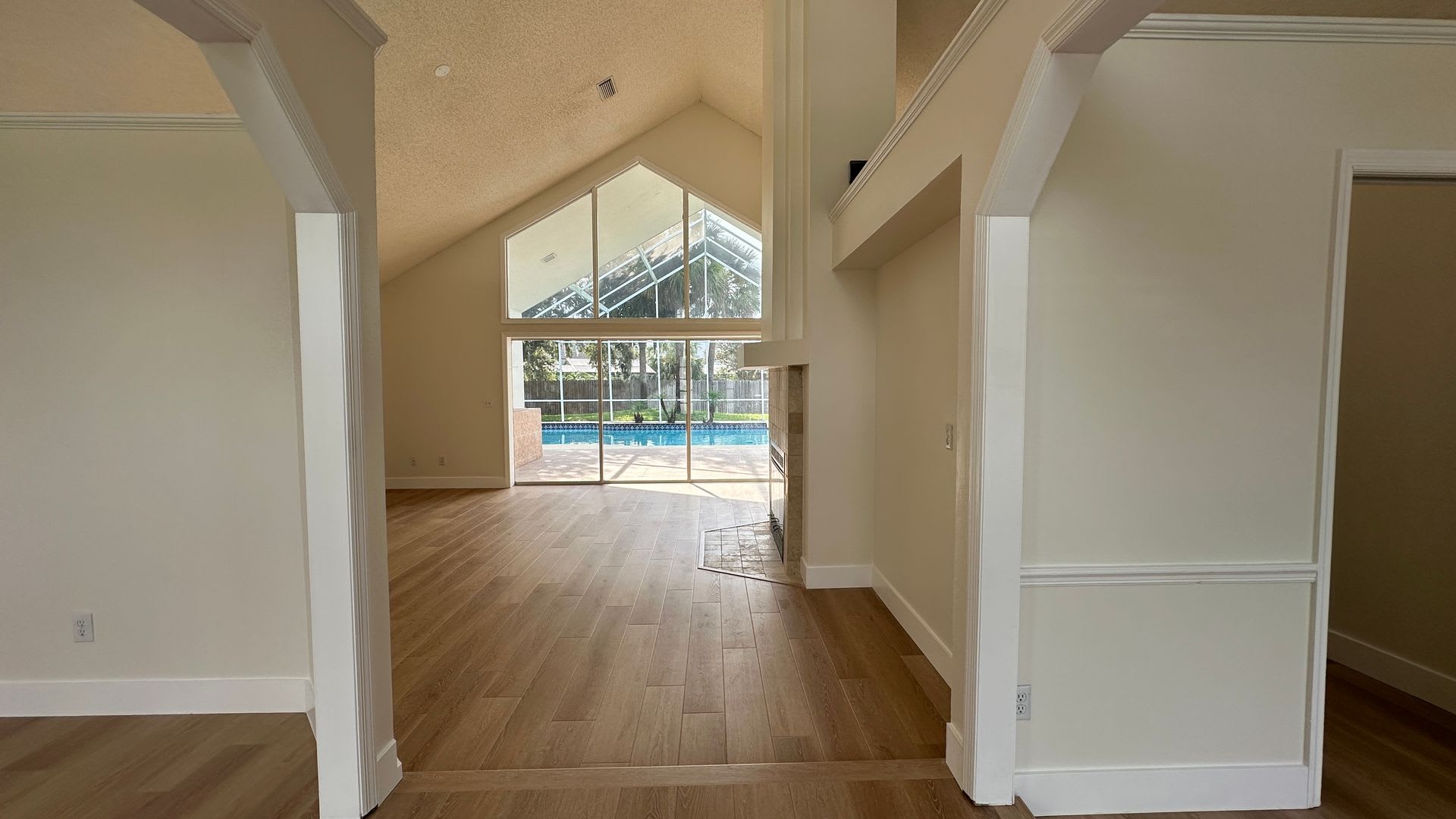 Beautiful 4 Bedroom 2 Bathroom Pool Home In Lake Mary Fl – photo 2