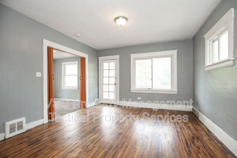 6924 Claasen Ave – photo 5