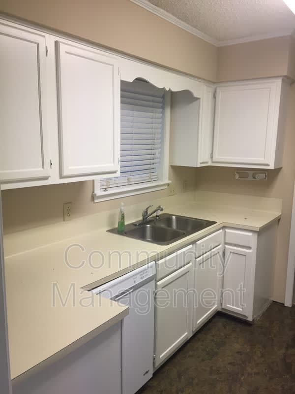 1540 Sharlo Ave – photo 2