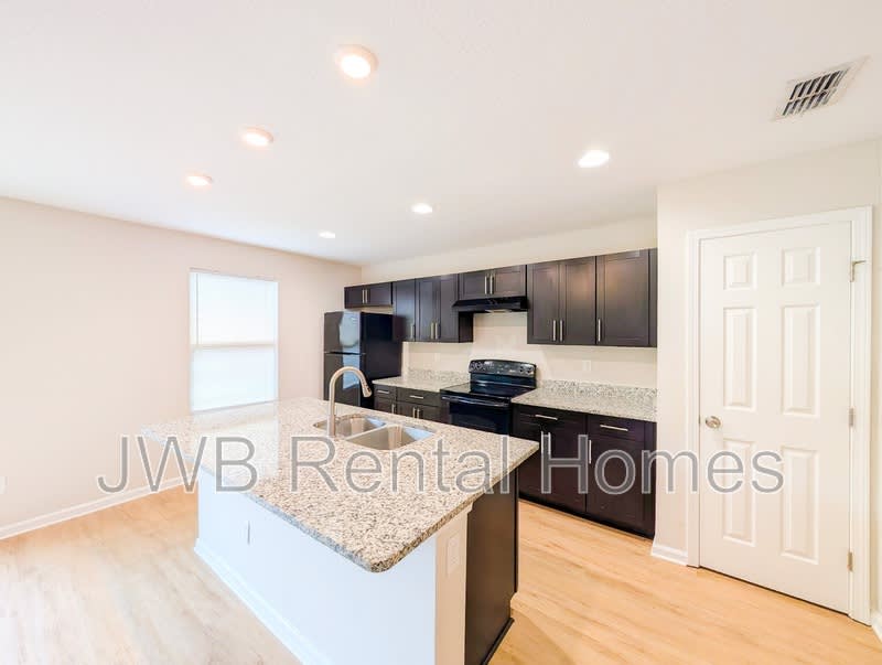 8039 Vining St – photo 2