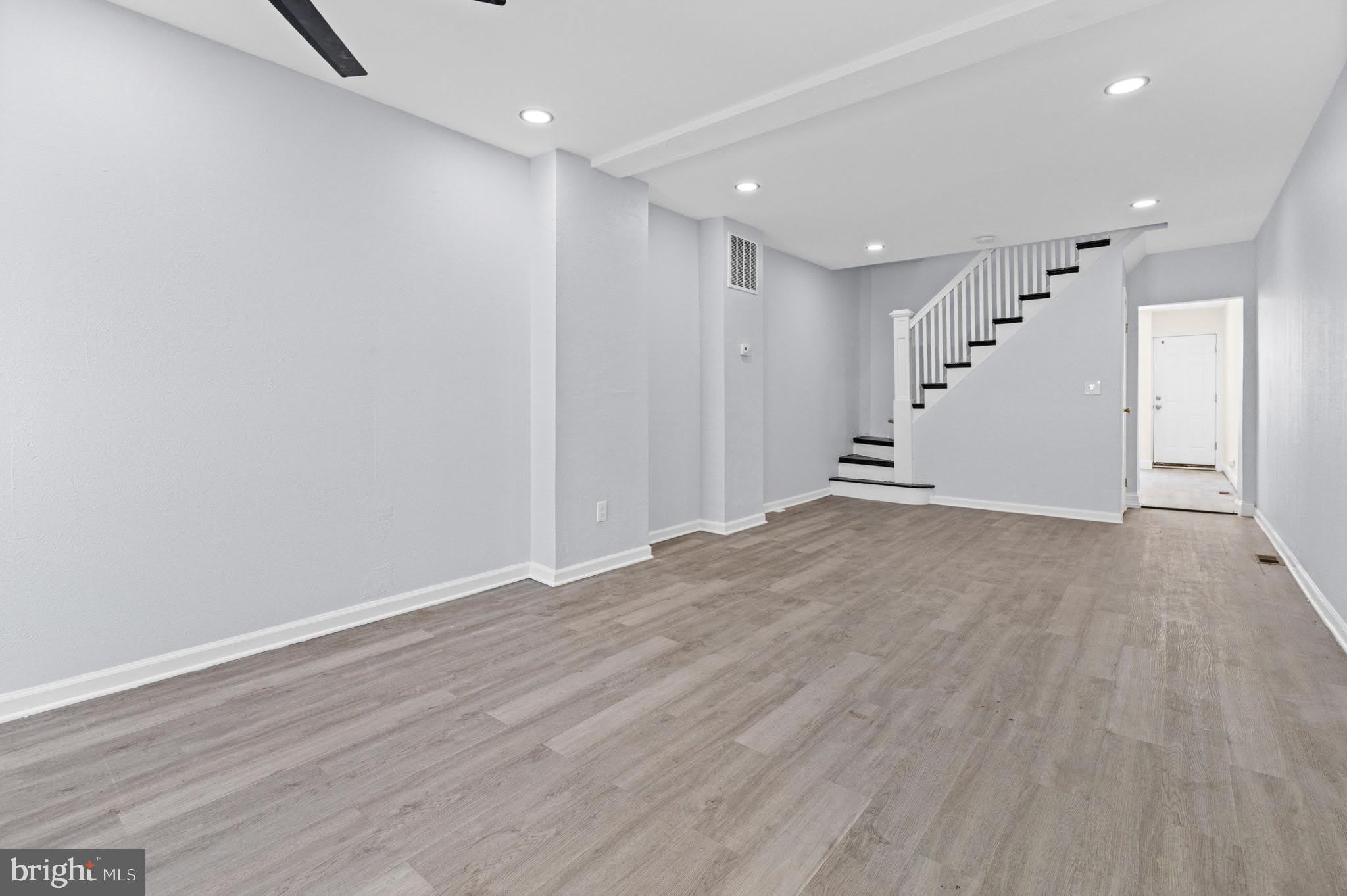 1669 N MILTON Avenue – photo 3