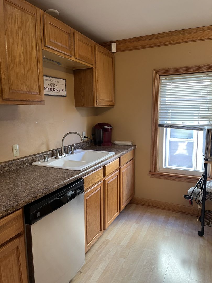 Fantastic 1 BR 2BA Home for Rent Near Brady Street – photo 4