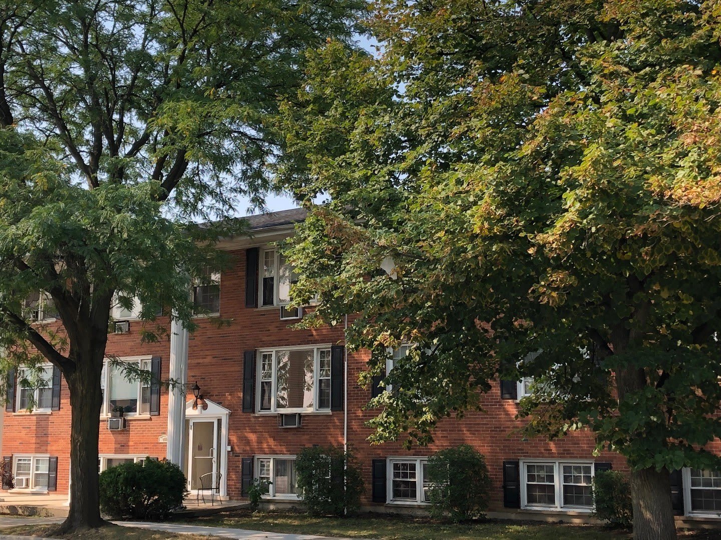 3404 MAPLE Avenue – photo 1