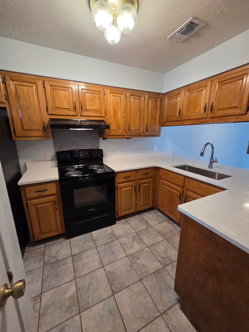 Newly Renovated Townhome Near Grand Lagoon In Pcb Specail 1 2 Off 1St Month S Rent – photo 4