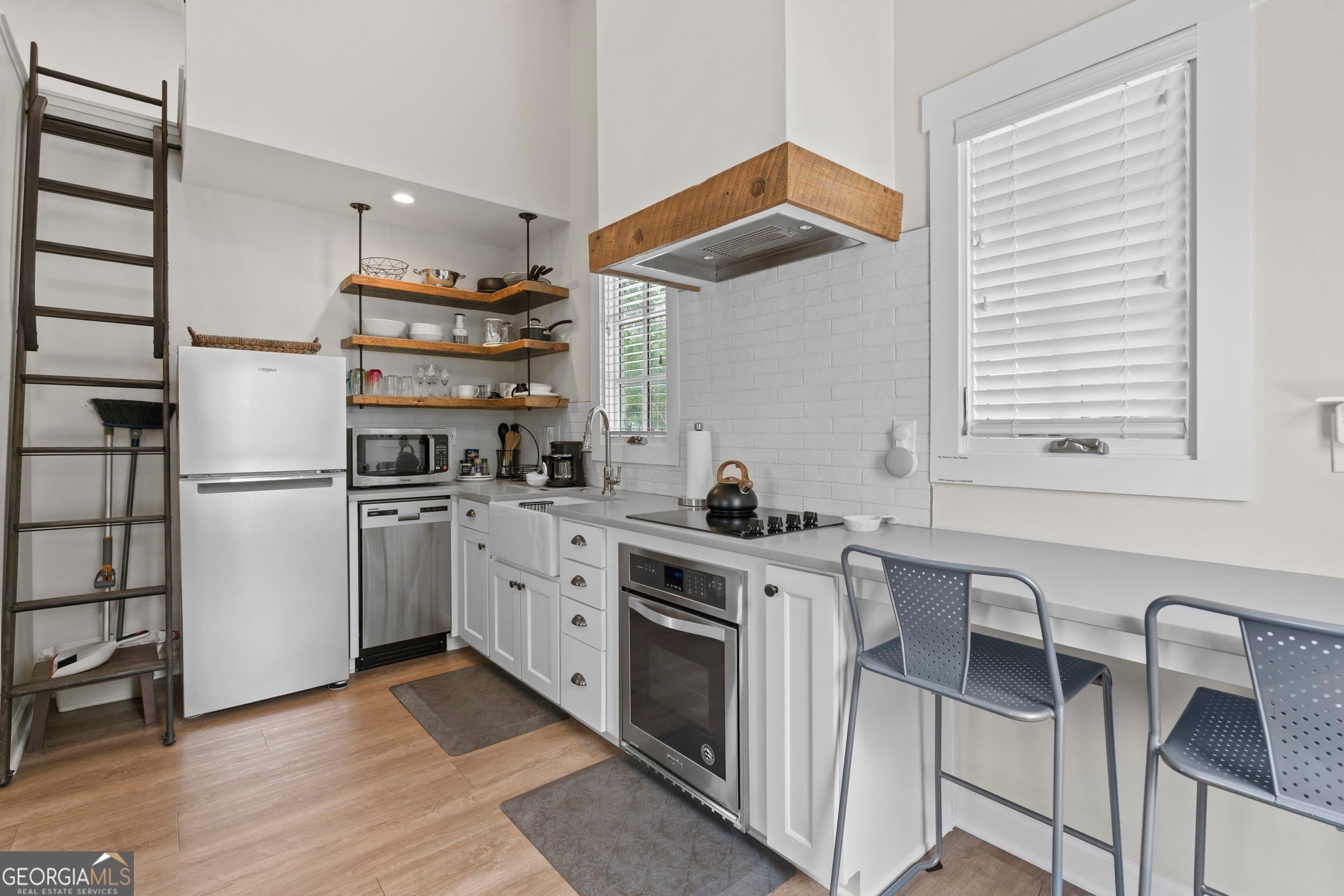 147 Central Avenue – photo 2