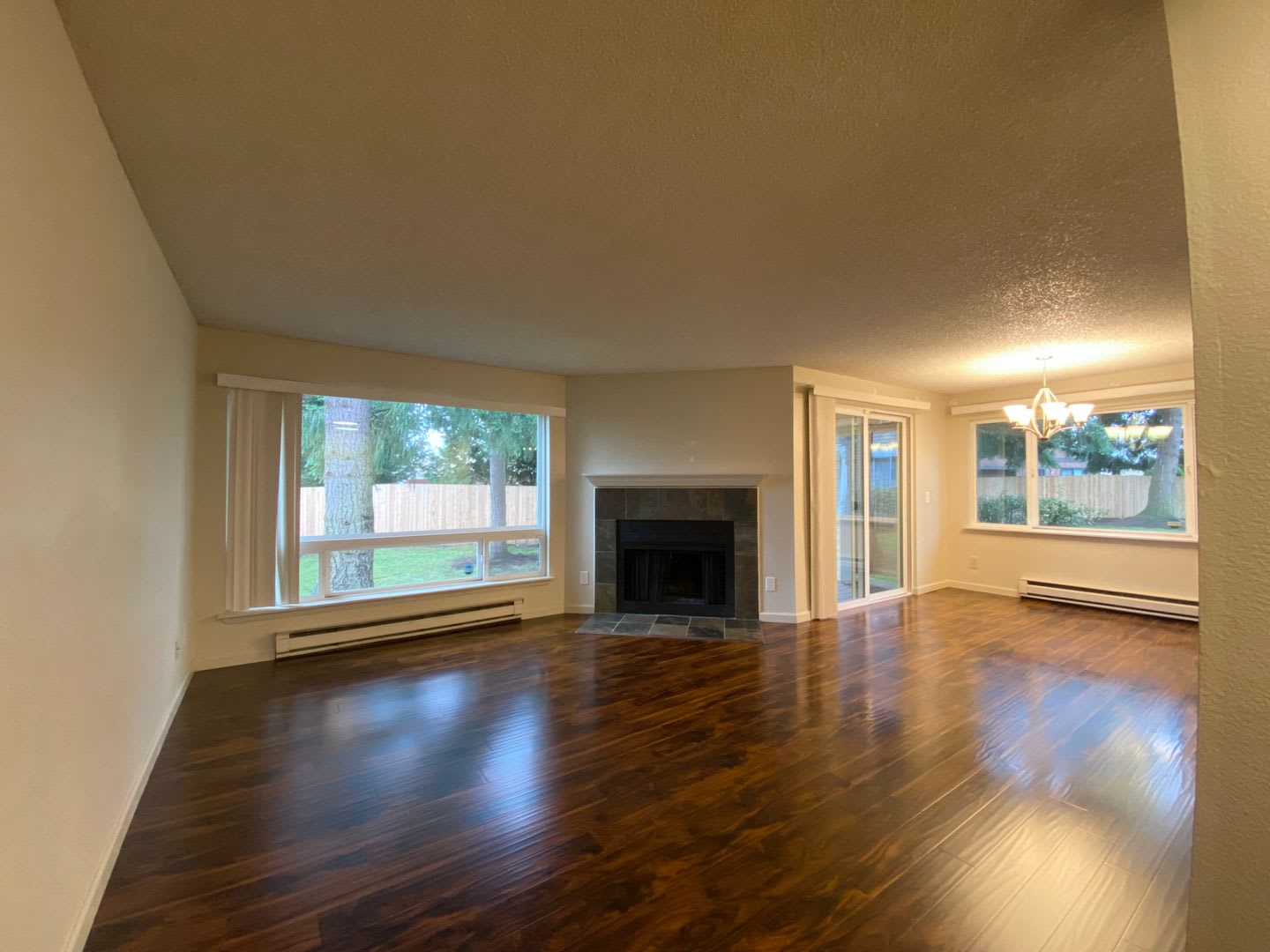 Practical 3 bedroom Des Moines Condo – photo 2