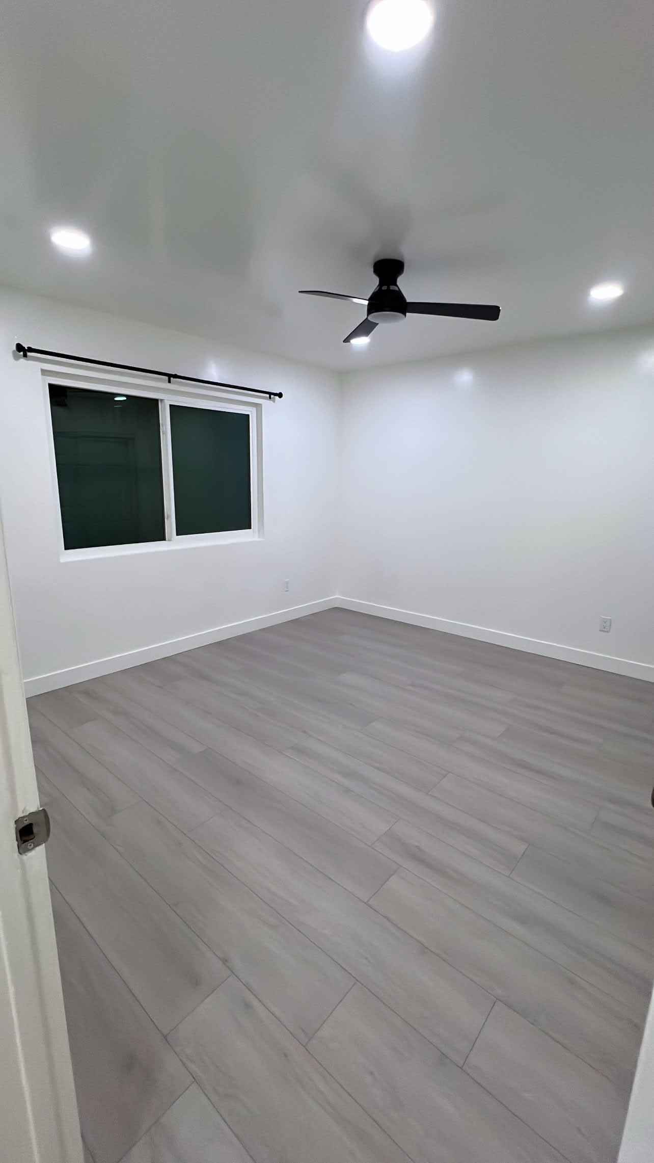 14038 Kornblum Avenue – photo 5
