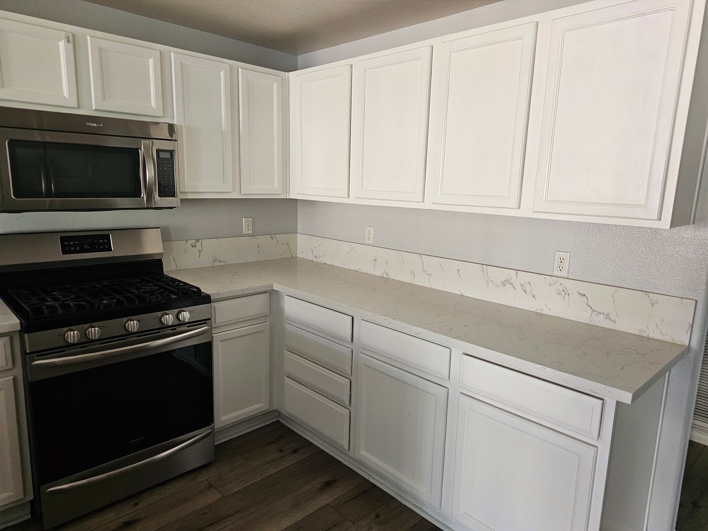 Townhome available in beautiful community – photo 3