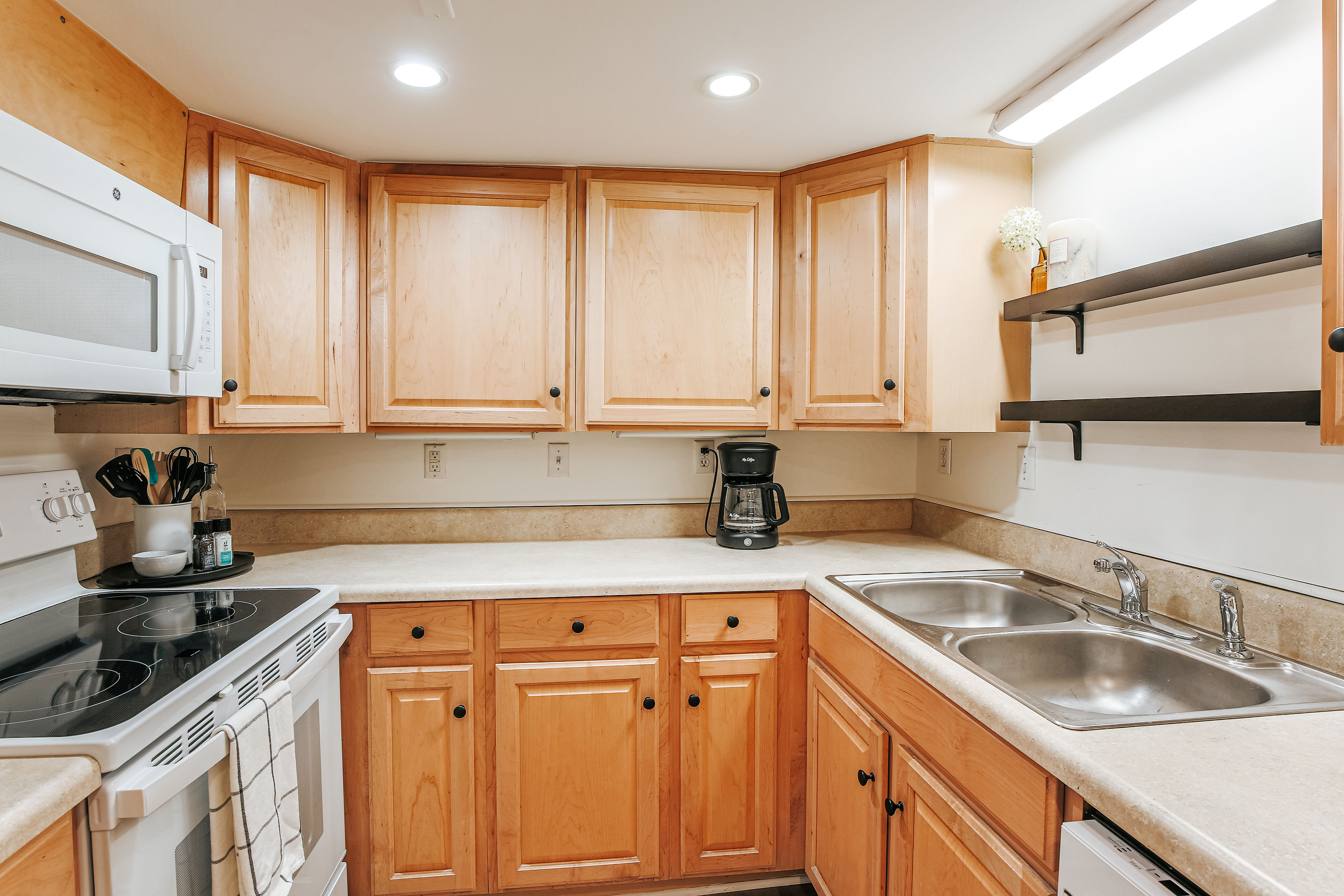 516 Valley Rd – photo 2