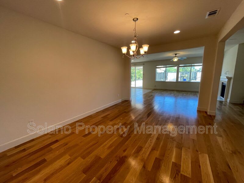 2024 New Castle Dr. – photo 3