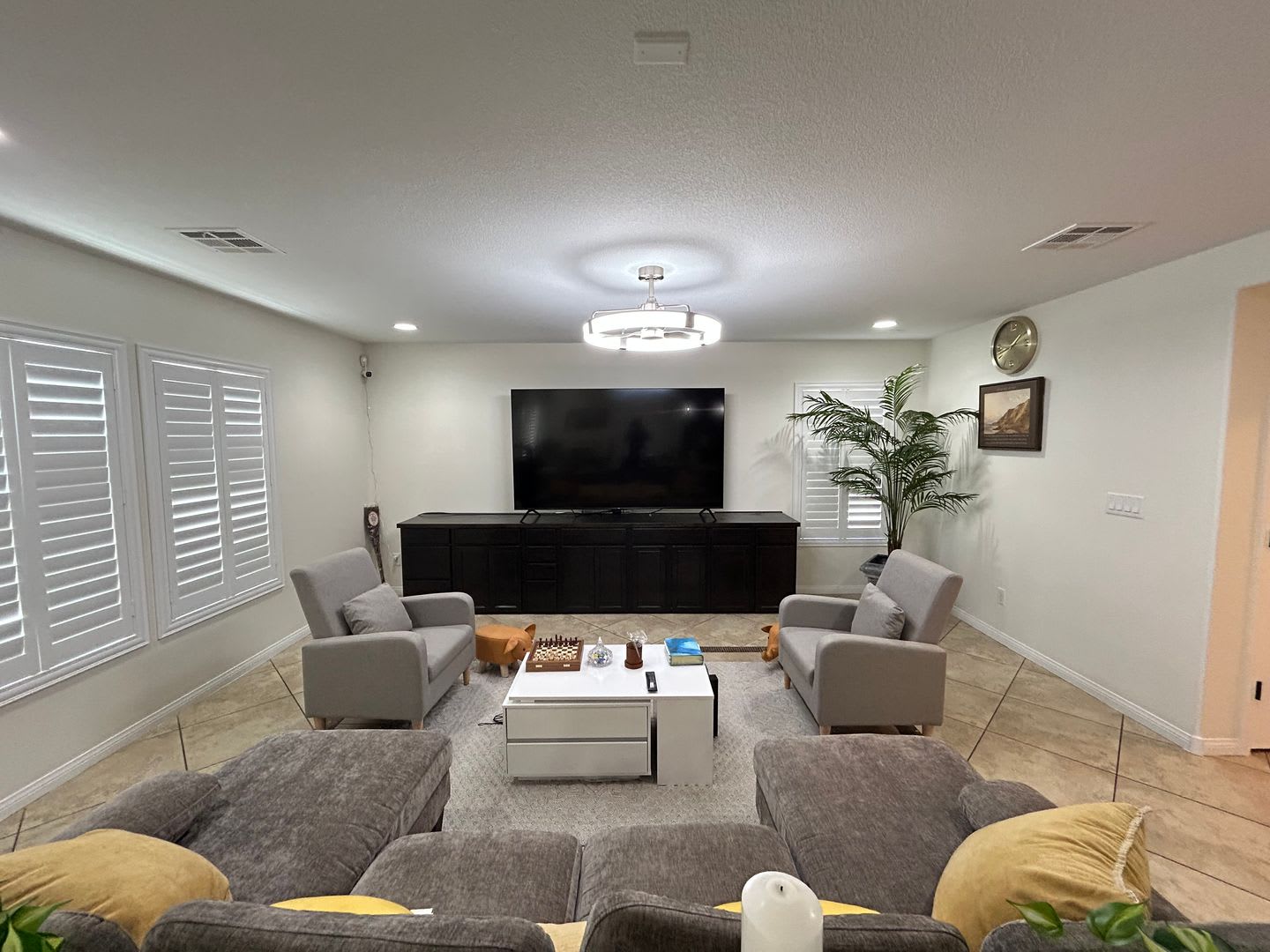 Fully Furnished 4 Bedroom 2.5 Home! – photo 4