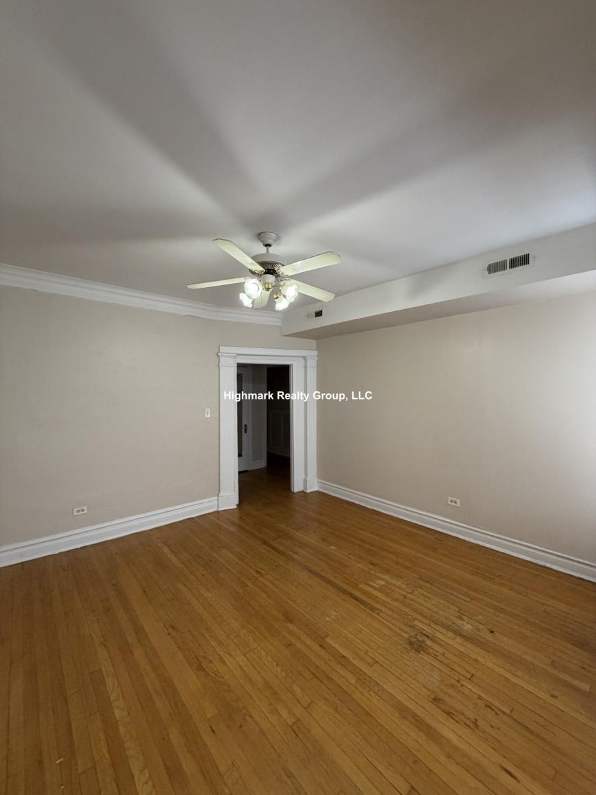 7513 North Greenview Ave. – photo 3