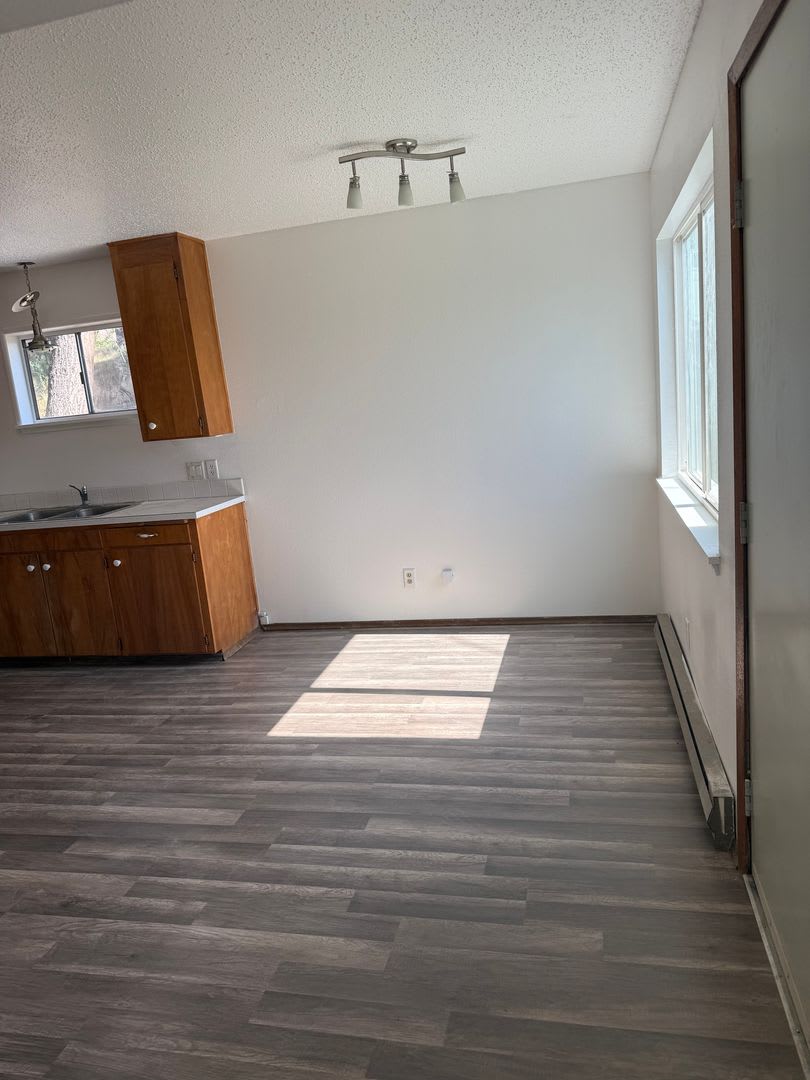 1430 NW Deane – photo 2