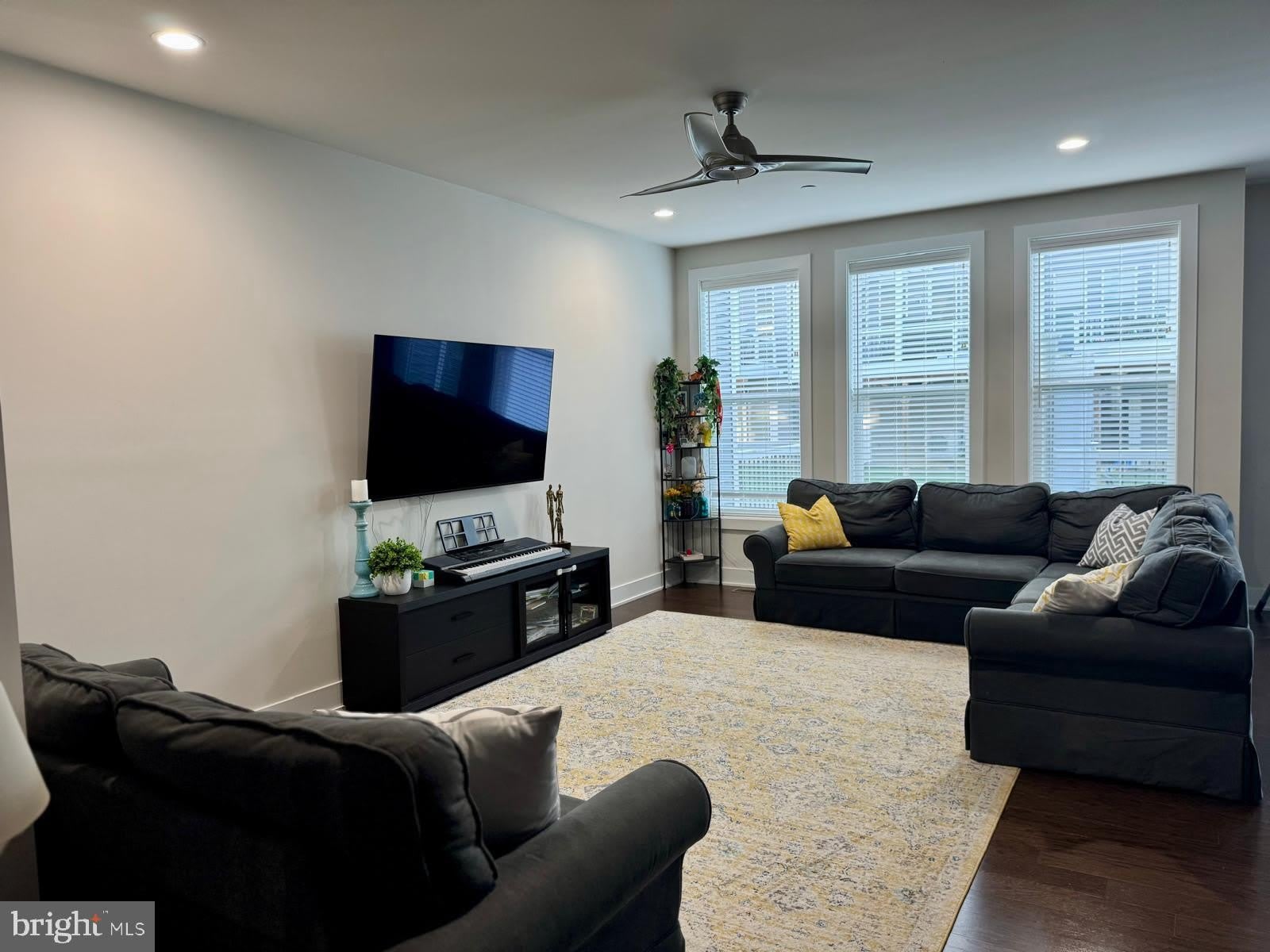 607 MOCKERNUT Court – photo 4