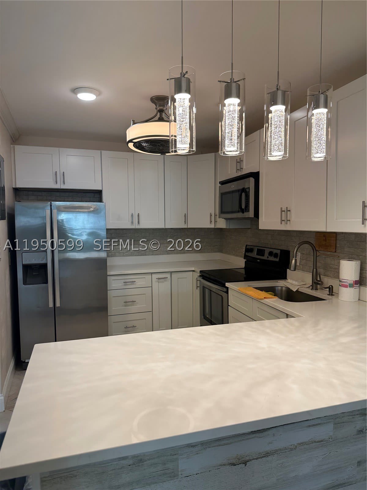 2731 NE 14th St Cswy – photo 5