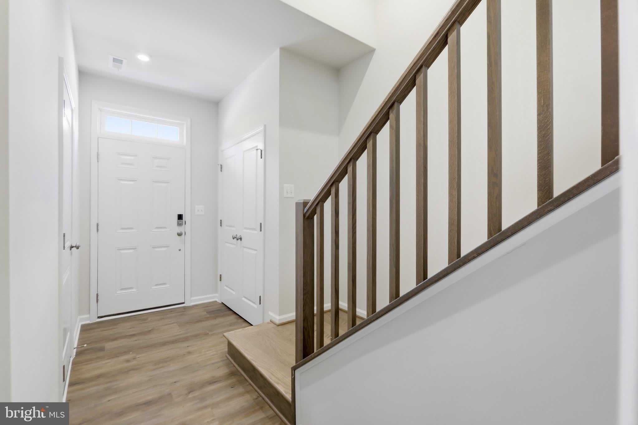 245 MONTEITH DR – photo 3