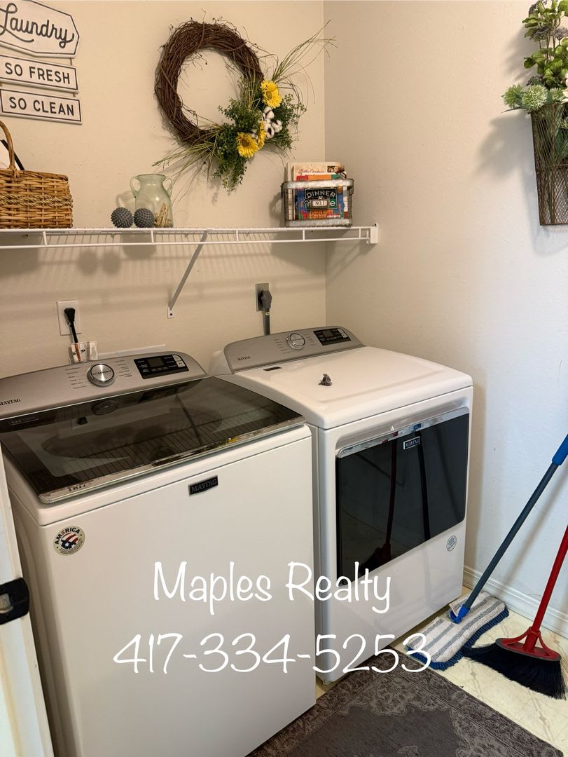 STUNNING 2 bedroom, 2 bathroom condo at Pointe Royale – photo 5