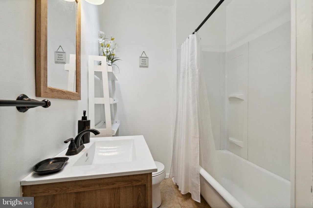 7117 Woolston Avenue – photo 5