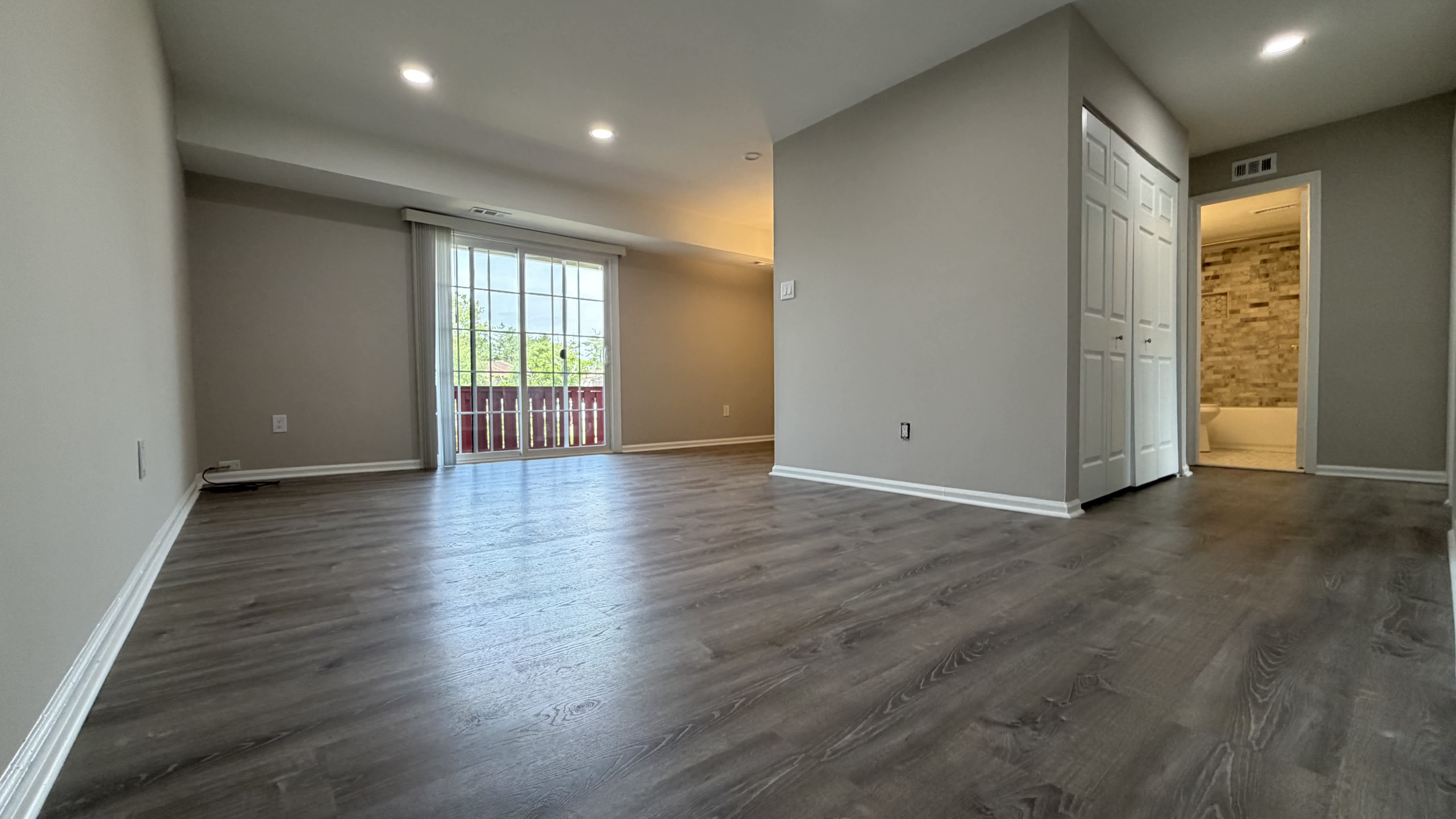 4548 Rosemarie Dr – photo 2