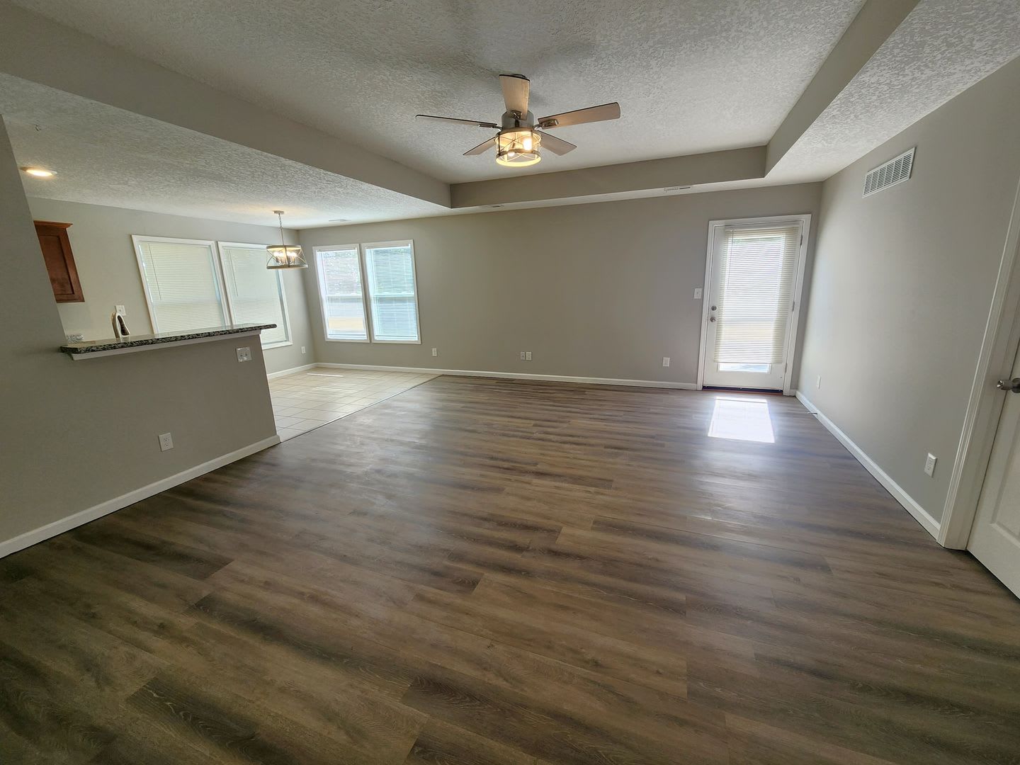 Like new 4BR, 2BTH with att gar and over 1500sq ft! – photo 4